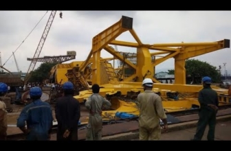 70T Crane crash. 11 killed.