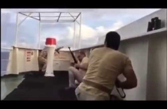 Somali Pirates attacked by Navy forces (Real shooting)